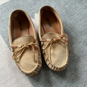 Minnetonka Classic Moc - Suede Leather 917T - Taupe - Mens 9.5